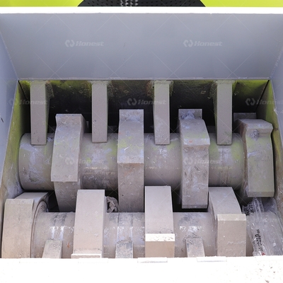 E-waste Crusher Mobile Scrap Metal Shredder Timber Wood Pallet Tracked Mobile Waste Shredder